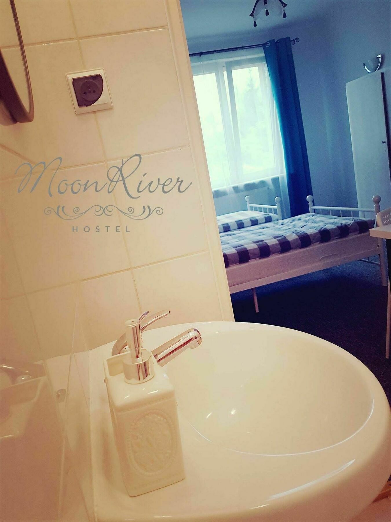 Moonriver Inn Varsavia Esterno foto